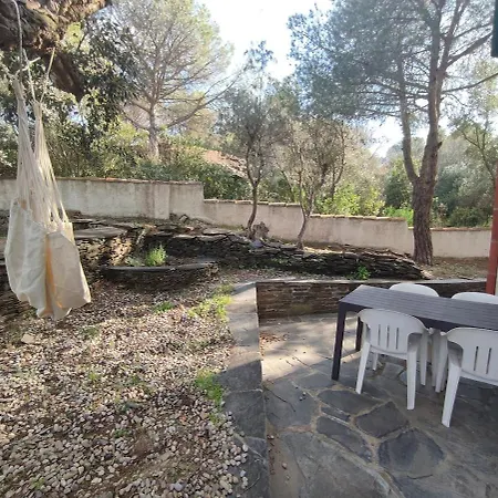 Casa Amb Encant I Amplia Sortida Al Jardi