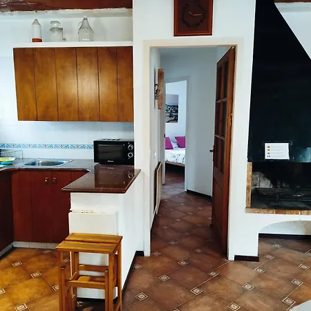 Casa Amb Encant I Amplia Sortida Al Jardi