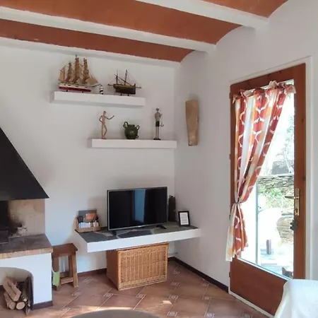 Casa Amb Encant I Amplia Sortida Al Jardi Cadaqués