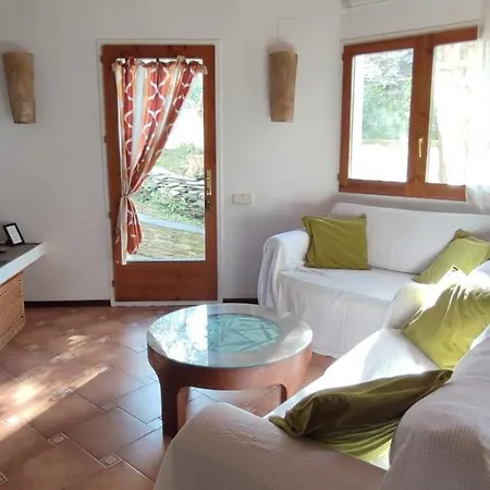 Casa Amb Encant I Amplia Sortida Al Jardi *