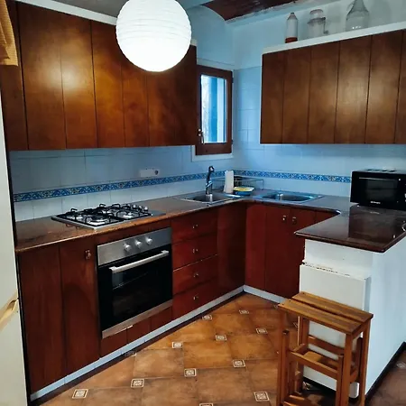 Casa Amb Encant I Amplia Sortida Al Jardi *